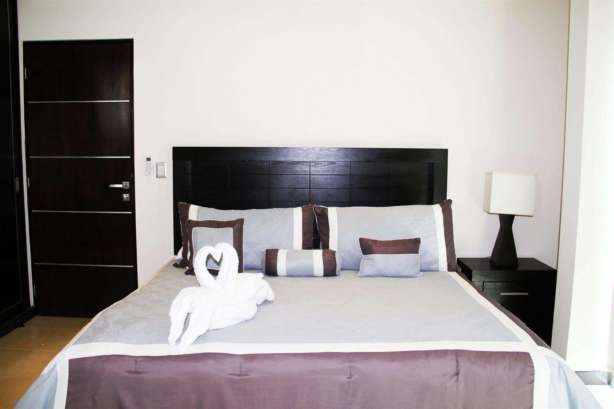 Condoplaza San Pedro Playa del Carmen Buitenkant foto